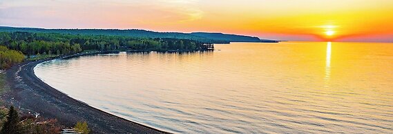 Superior Shores