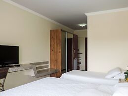 Golden Beach Hotel