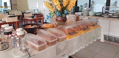 Golden Beach Hotel