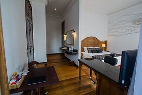 Johnscher by SJ - San Juan Curitiba