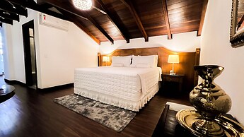 Johnscher by SJ - San Juan Curitiba