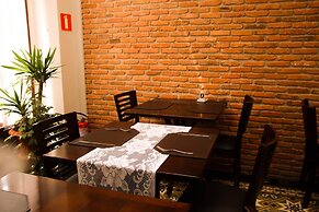 Johnscher by SJ - San Juan Curitiba