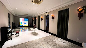 Johnscher by SJ - San Juan Curitiba