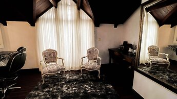 Johnscher by SJ - San Juan Curitiba