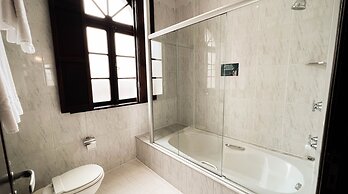 Johnscher by SJ - San Juan Curitiba