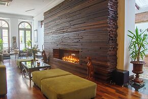 Johnscher by SJ - San Juan Curitiba