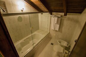 Johnscher by SJ - San Juan Curitiba