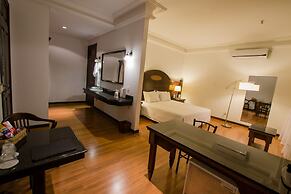 Johnscher by SJ - San Juan Curitiba