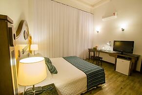 Johnscher by SJ - San Juan Curitiba