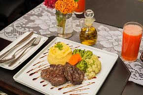 Johnscher by SJ - San Juan Curitiba