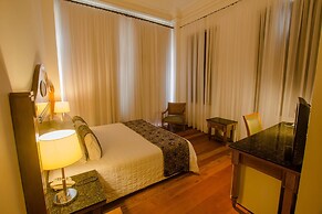 Johnscher by SJ - San Juan Curitiba