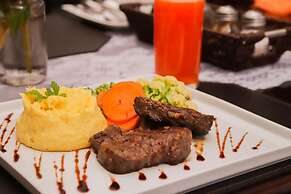 Johnscher by SJ - San Juan Curitiba