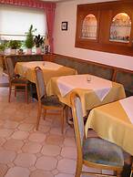 Enzianbrenner Bed & Breakfast