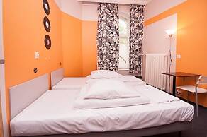 HOTELE SIGNUM SPÓŁKA AKCYJNA