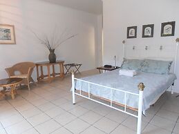 Daintree Wild Zoo & B&B