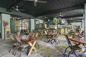 Daintree Wild Zoo & B&B