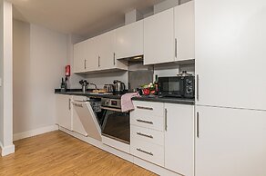 HQ Aparthotel Farnborough