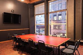 HI Chicago Hostel