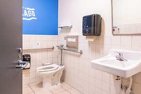 HI Chicago Hostel