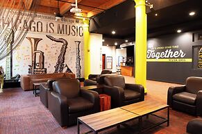 HI Chicago Hostel