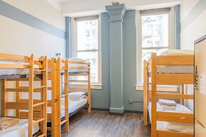 HI Chicago Hostel
