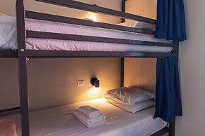 HI Chicago Hostel