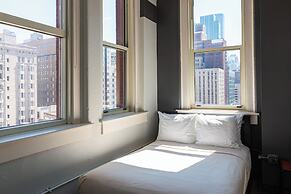HI Chicago Hostel