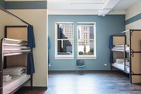 HI Chicago Hostel