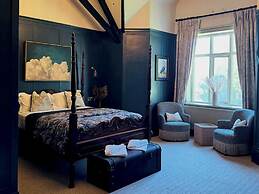 The Hunting Lodge