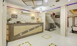 Treebo Rockwell Plaza