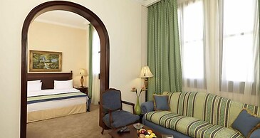 Le Patio Boutique Hotel