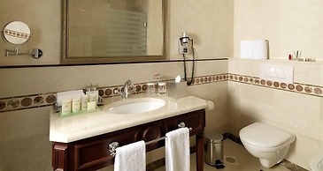 Le Patio Boutique Hotel