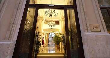 Le Patio Boutique Hotel