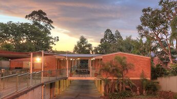 Bent Street Motor Inn