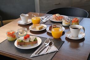 Hotel Adonis Capital