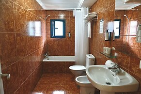 Hotel Adonis Capital