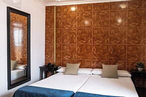 Hotel Adonis Capital