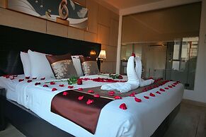 Boss Suites Nana Hotel