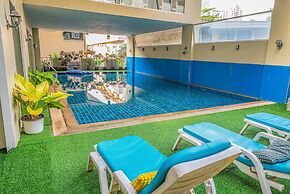 Boss Suites Nana Hotel