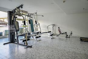 Boss Suites Nana Hotel