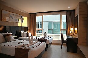 Boss Suites Nana Hotel