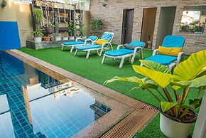 Boss Suites Nana Hotel