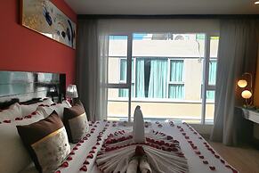 Boss Suites Nana Hotel