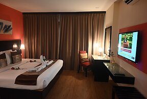 Boss Suites Nana Hotel