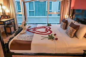 Boss Suites Nana Hotel