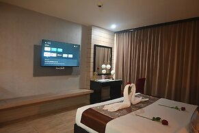 Boss Suites Nana Hotel