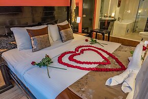 Boss Suites Nana Hotel