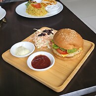 Boss Suites Nana Hotel