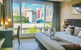 Boss Suites Nana Hotel