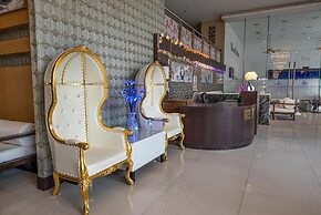 Boss Suites Nana Hotel